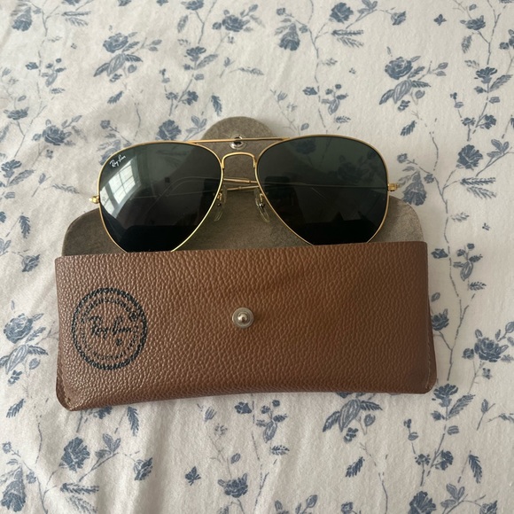Gold frame Ray Ban Aviators